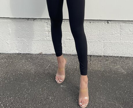 Royal feet sexy model images