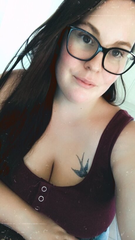 mummawithcurves naked model pic