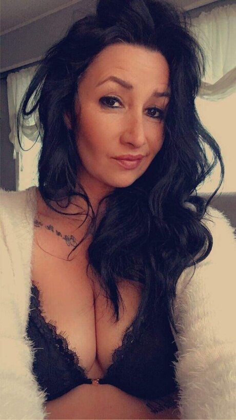 Demi Shay star hd image