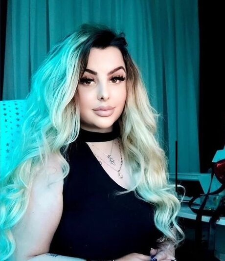 Katie Davis VIP sex model image