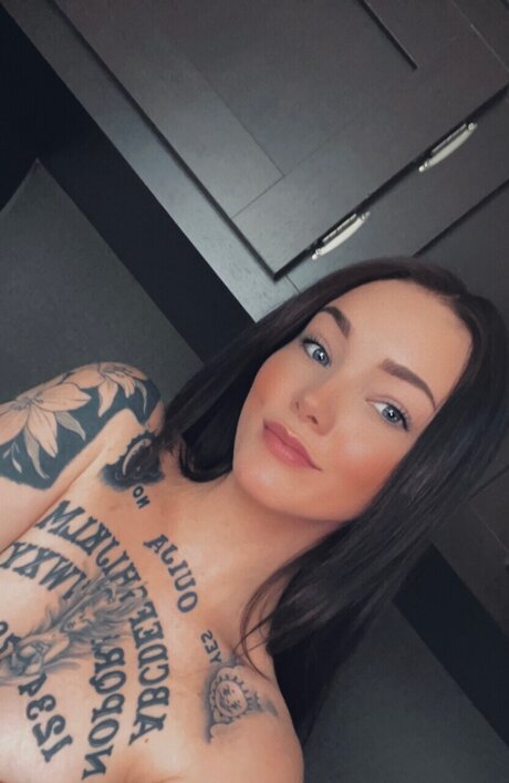 Avrie art star picture