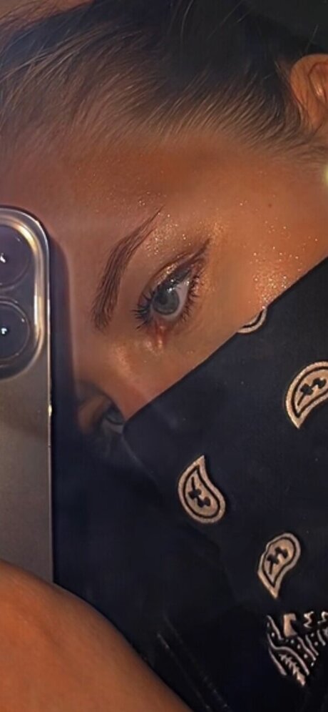 BandanaGirl exclusive star picture