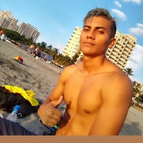 Johendry Medina pornographic model pics