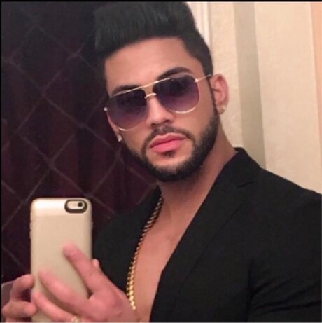 Magnifico537c pretty model pic