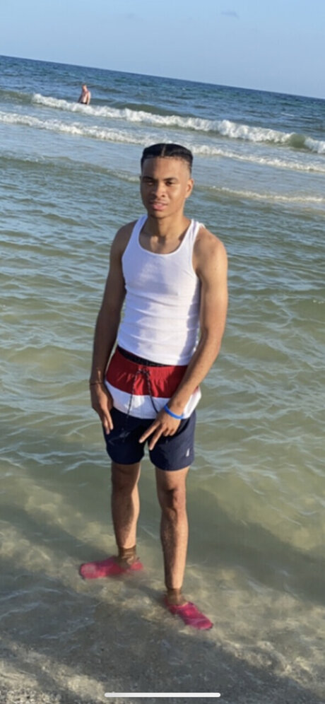 Lavishlingo model sexy picture