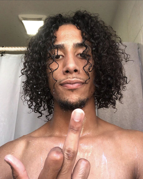 Fonzohp hot model image