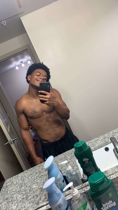 DaddyD nude actress photo