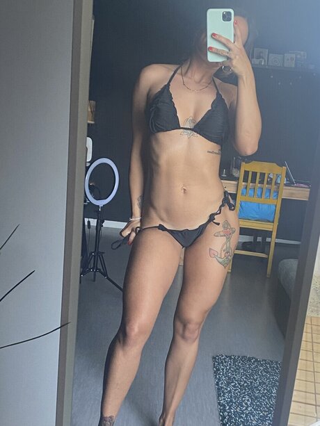 Victoria klein exclusive model photos