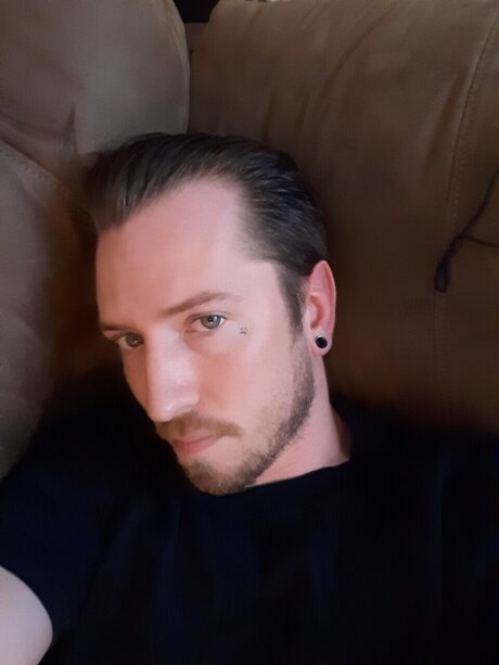 Dan Desire nude actress archive