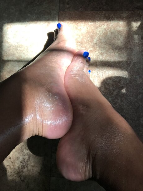 Aliesha erotic model gallery