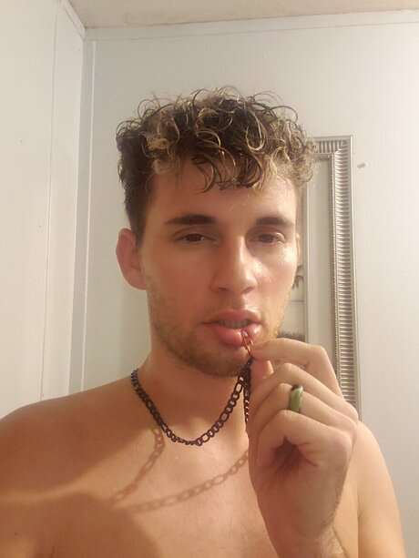 Evan nudes model photo