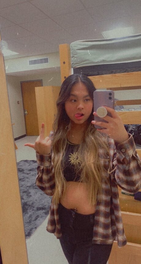 Trini Dang model nudes image