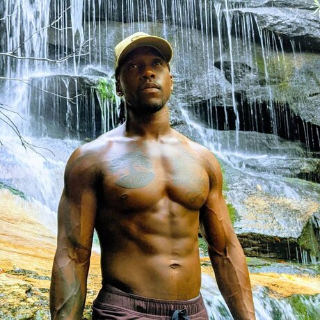 PiscesGlenn naked model img