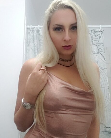 Hezz hot pornstar photos