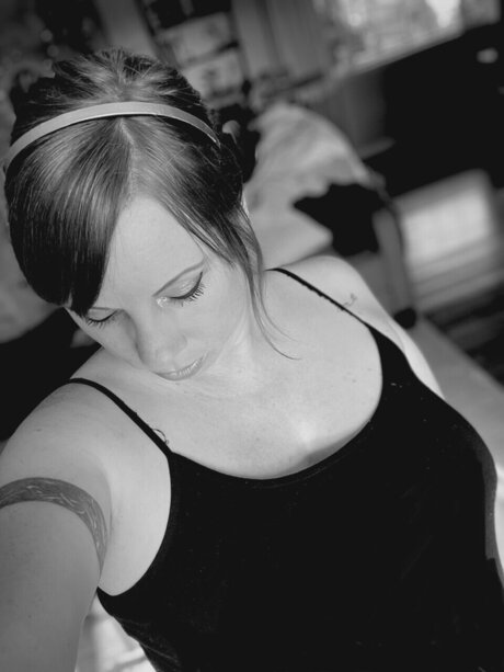 Velouria art model archive