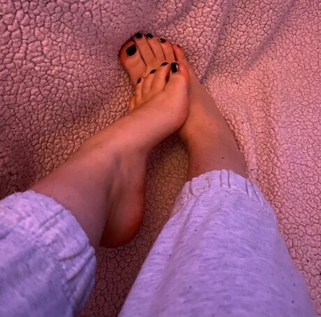 GoldenLegs nudes model gallery