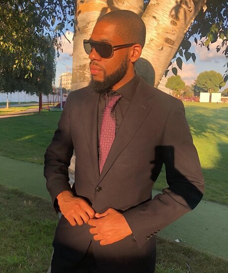 Reemus Bailey naked pornstar gallery