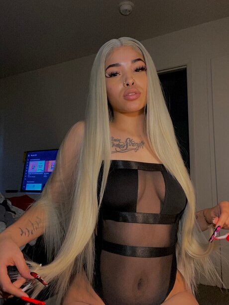 No one naked model image