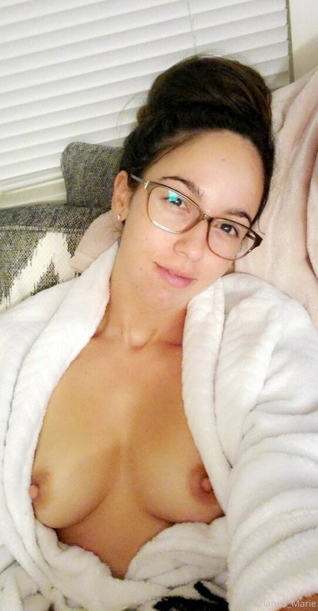 Arianna Marie star naked picture