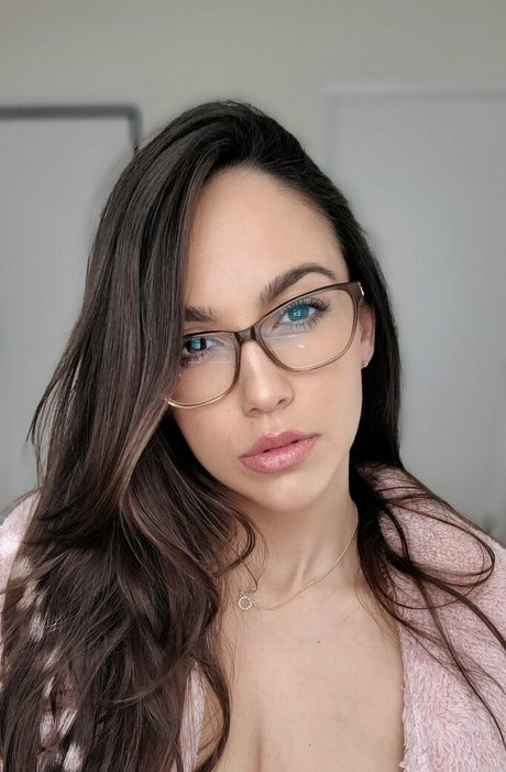 Arianna Marie star naked photos