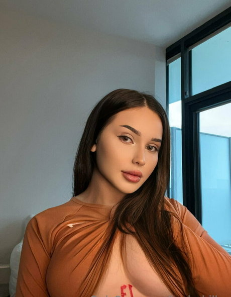 Tayler Hills pornstar art gallery