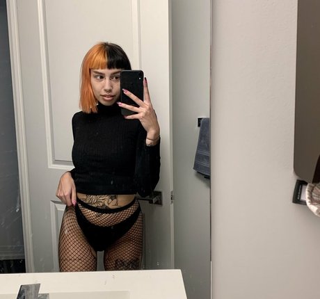 Sheiscursed model free pic