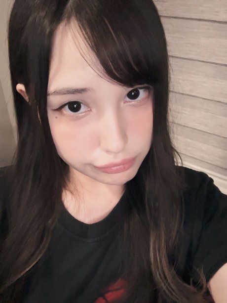 Ureshidrea nudes model img