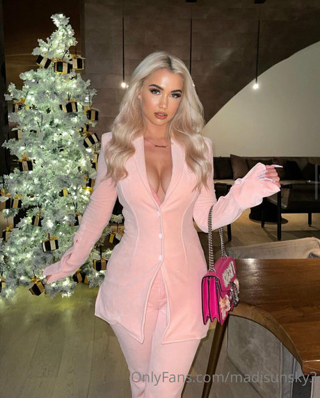 Madisun Sky beautiful model pictures