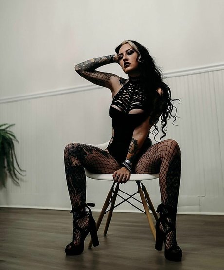 PippiGothStocking erotic actress photo