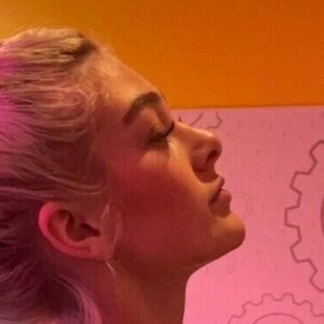 Haileysmarie model top img