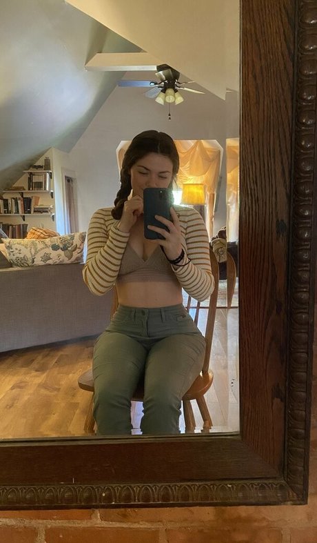 mirror selfie onlyfans hot nude pic