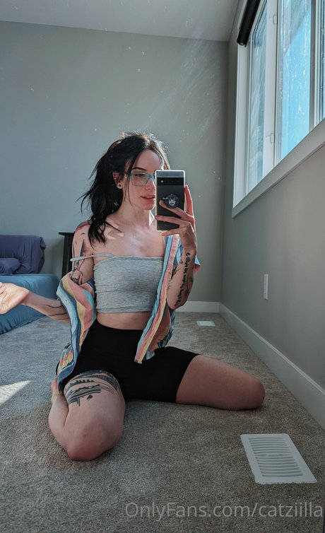 Catziilla model adult image