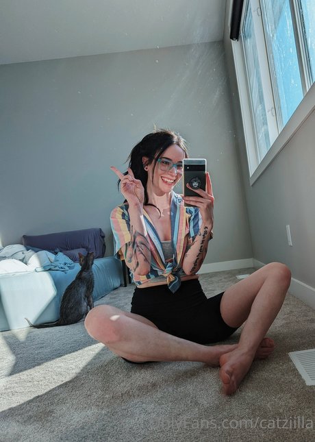 Catziilla art star photos