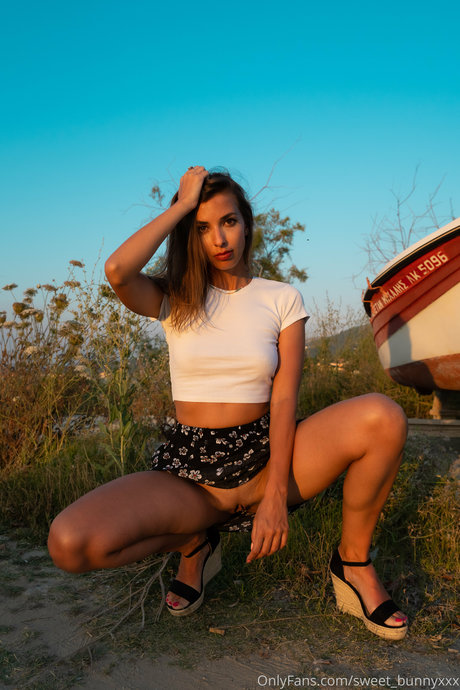 SWEET BUNNY pornstar nude archive