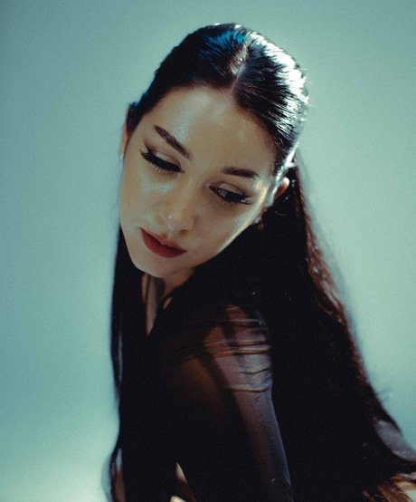 Nami Mami Lune model adult gallery