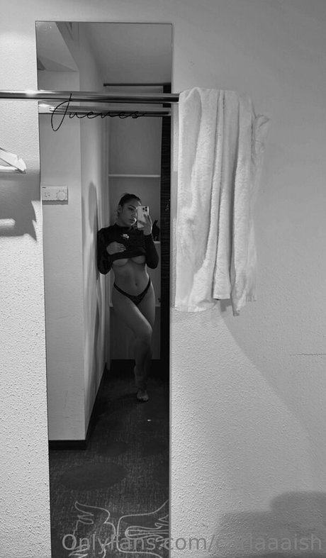 waitress onlyfans naked pic