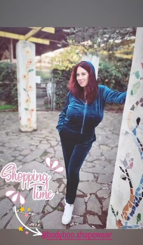 milf cumshot onlyfans art nude photos