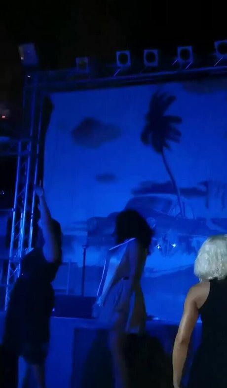 princygiuls nude model pic