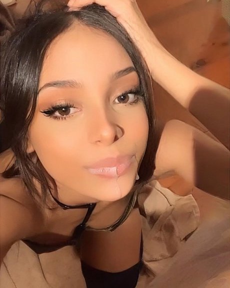 Angel Rhodes model perfect pictures