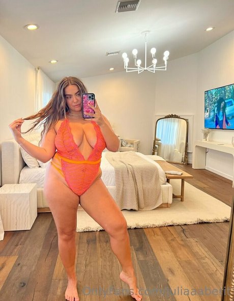 Julia Berit exclusive pornstar img