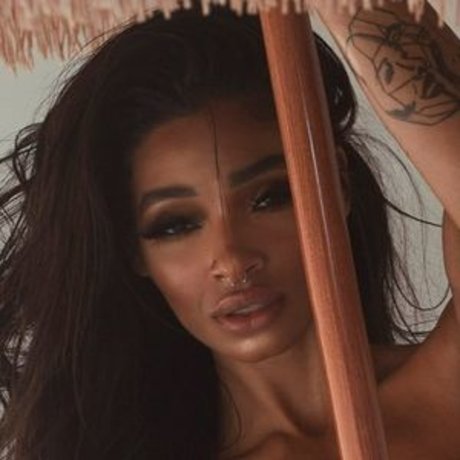 Ruhhvxo pornstar naked images