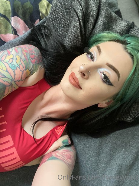 Honeyy Noir art model gallery