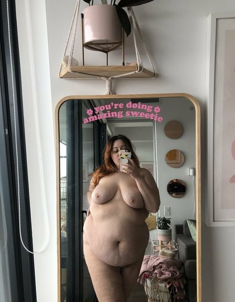 tonsasarah hot actress pics