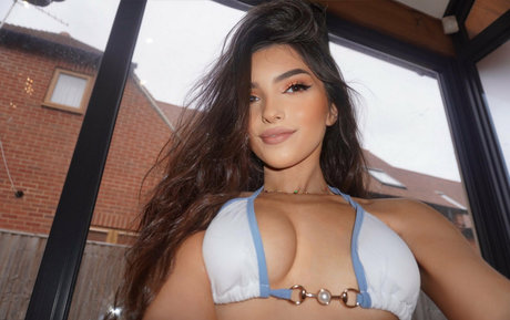 pretty pussy onlyfans erotic gallery