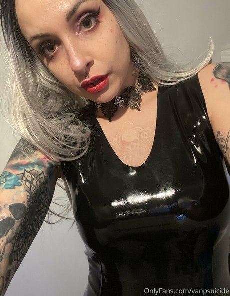 huge natural tits onlyfans adult photo