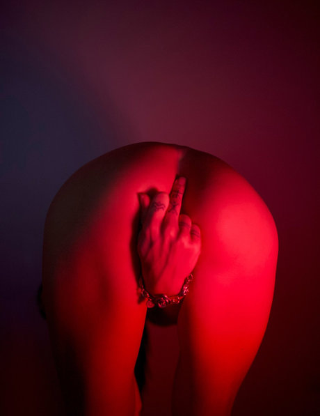 Adelina Lopez_ naked model picture