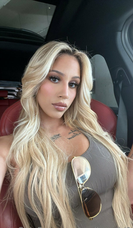 Emilyy Wild nudes star picture