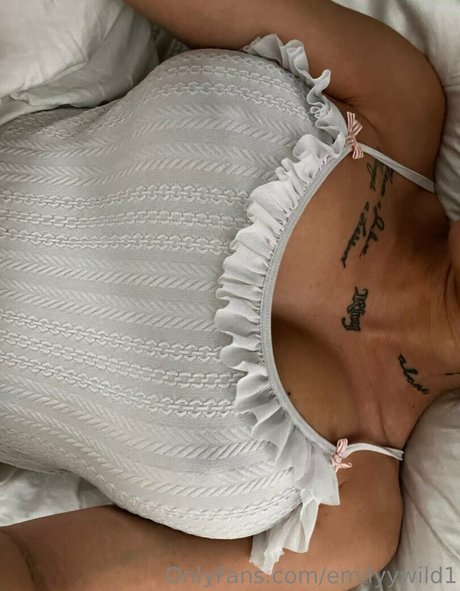 Emilyy Wild pornstar sex images