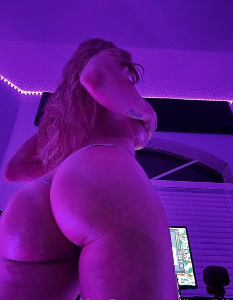 Emilyy Wild sex pornstar pic