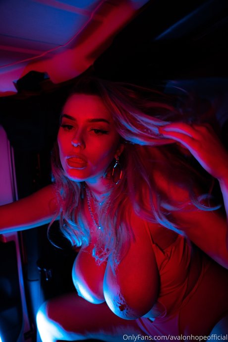 Avalon Hope pornstar exclusive pic